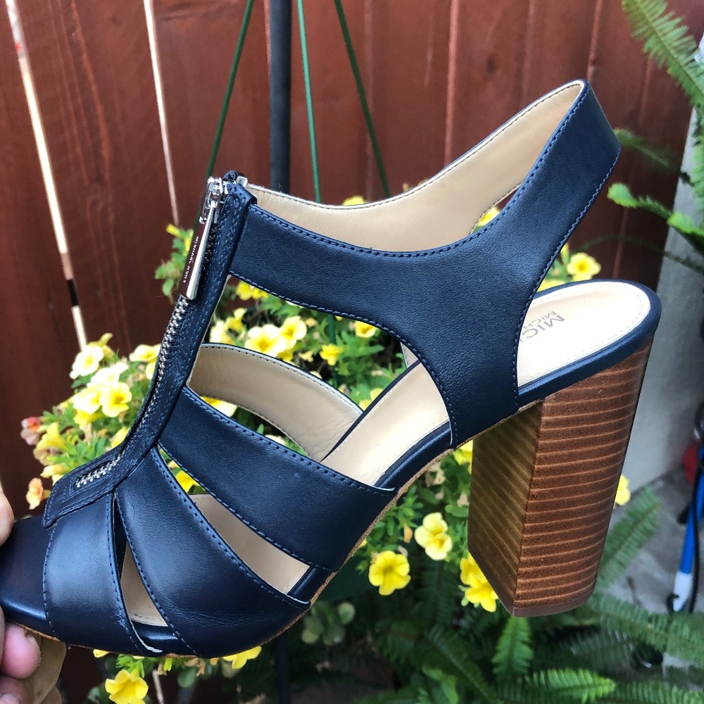 Michael Kors Navy blue shoe